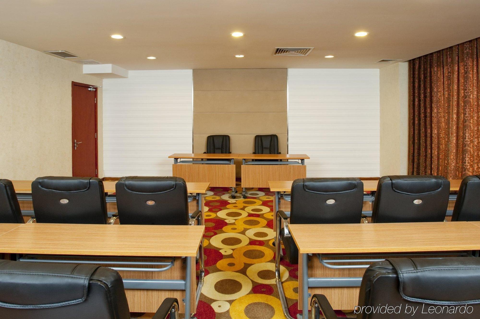 Holiday Inn Express Tianjin Dongli, An Ihg Hotel Facilidades foto